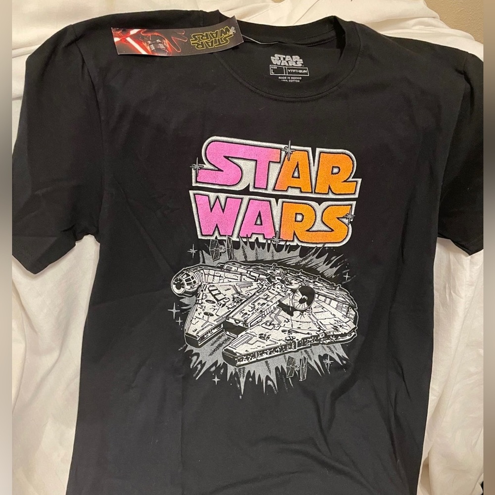 Star Wars Millennium Falcon Shirt size Large in Men’s
